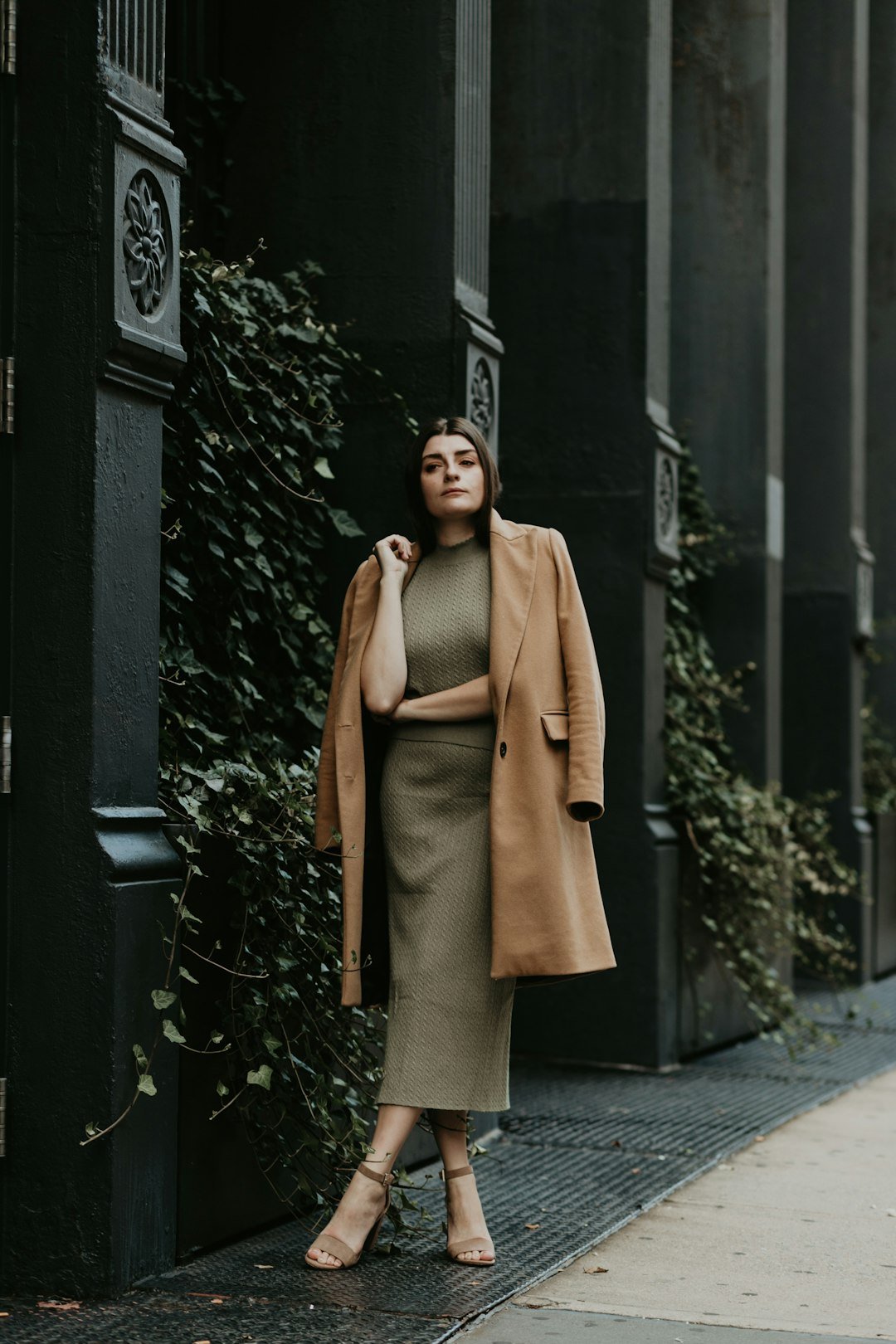 BLACK COAT