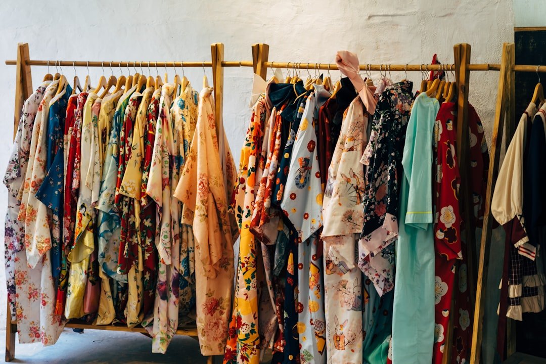 VINTAGE DRESS